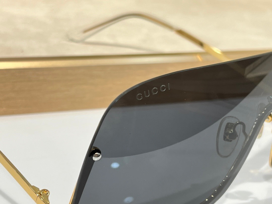 New Season Gucci GG1560S MASK-SHAPED FRAME Sunglasses  ✨ - buyonlinebehappy