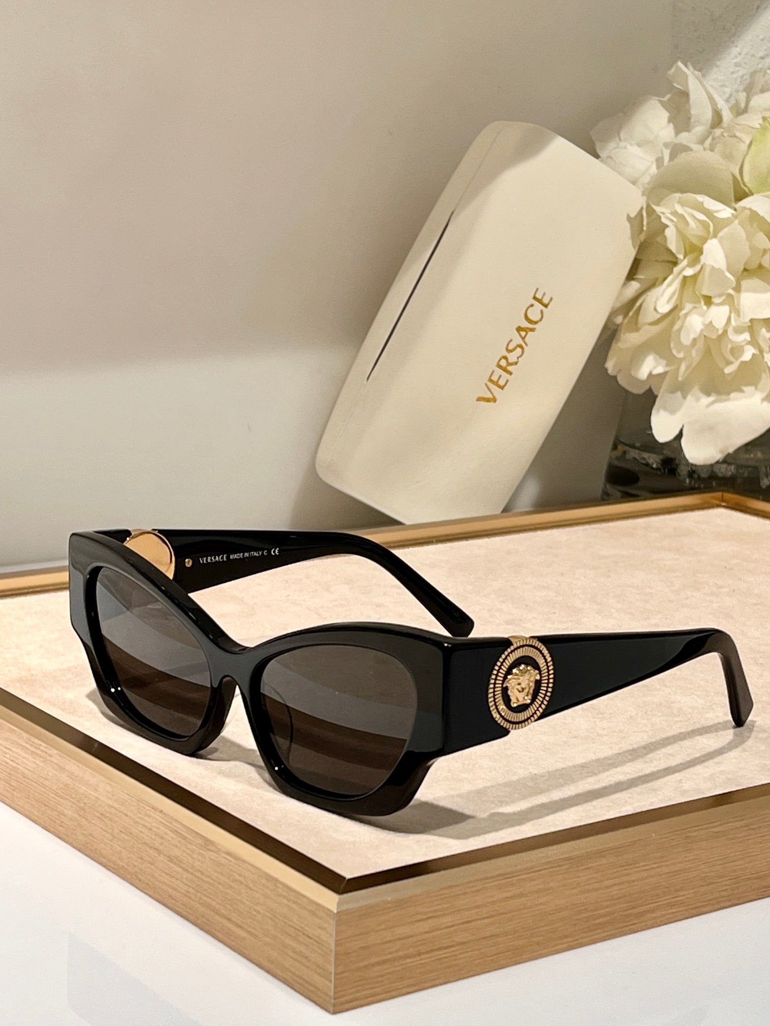 VERSACE MEDUSA RUNWAY SQUARED 9608 Sunglasses Women's✨ - buyonlinebehappy