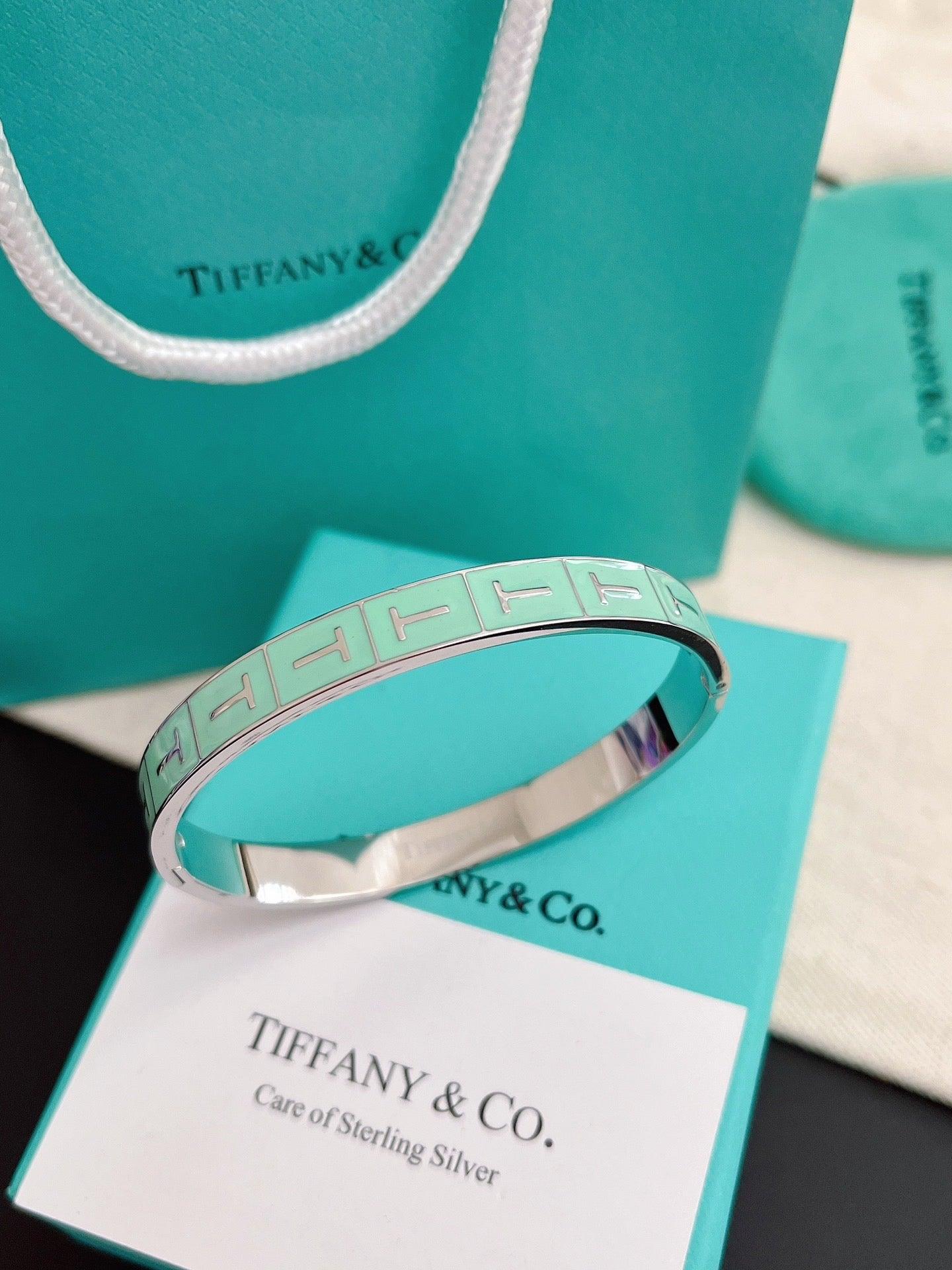 Tiffany&Co 18k gold plated Hinged Style Bangle lock bracelets ✨ - buyonlinebehappy