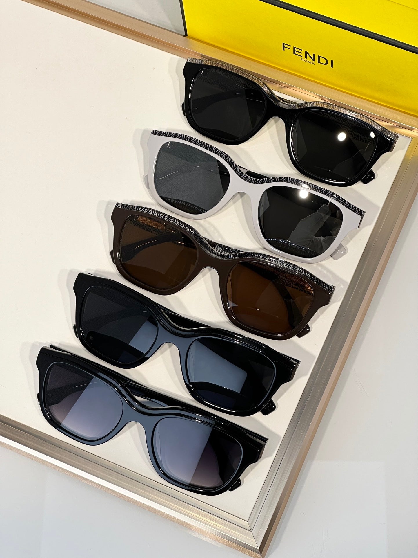 Fendi FE 40077I Men's Sunglasses✨ - buyonlinebehappy