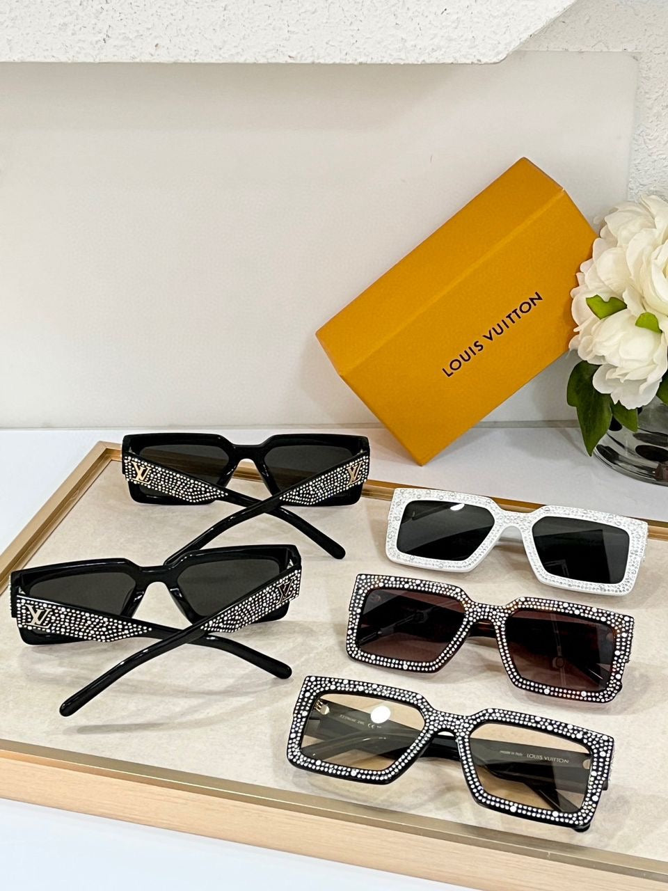 Louis Vuitton Z2396E Runway LV Clash Pearls & Strass Sunglasses✨ - buyonlinebehappy