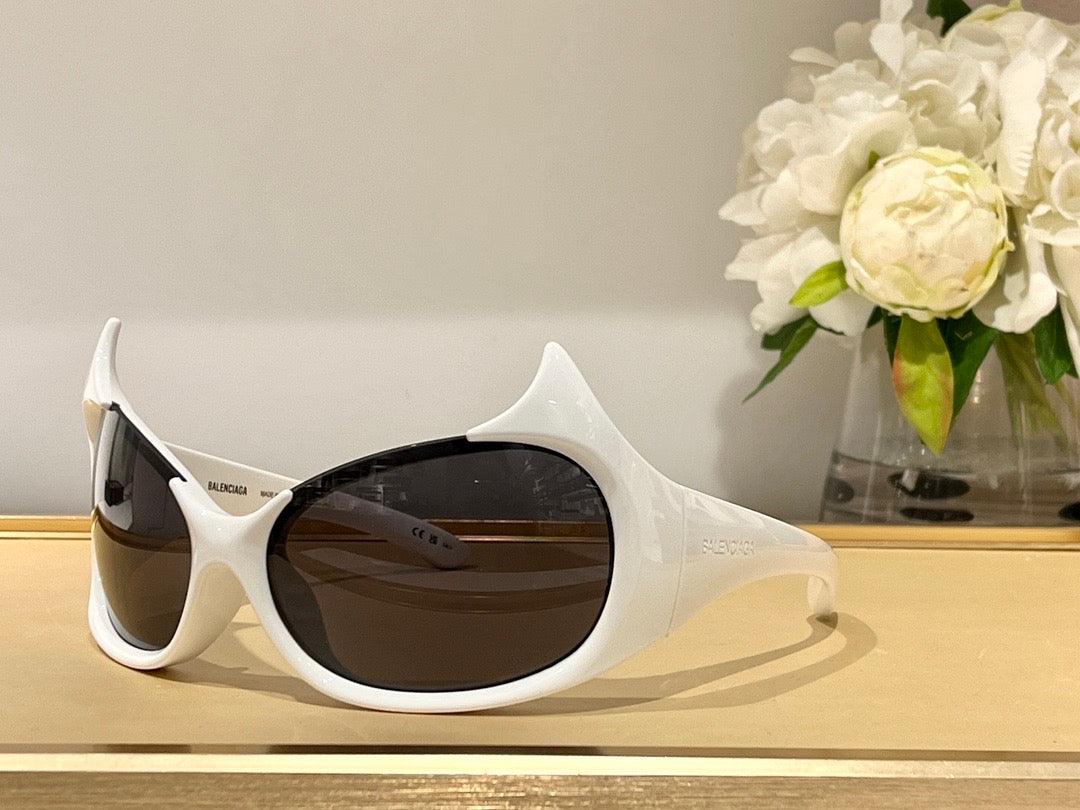 BALENCIAGA GOTHAM CAT SUNGLASSES ✨ - buyonlinebehappy