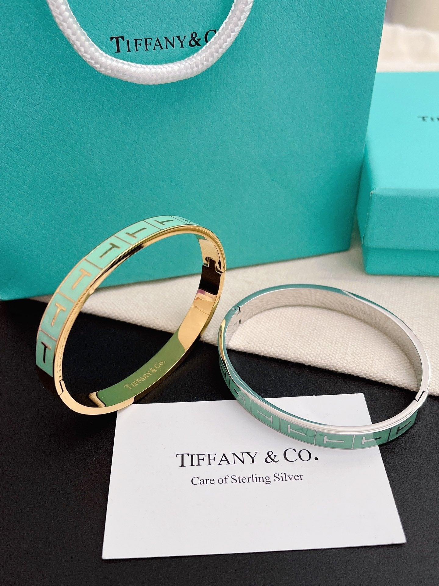 Tiffany&Co 18k gold plated Hinged Style Bangle lock bracelets ✨ - buyonlinebehappy