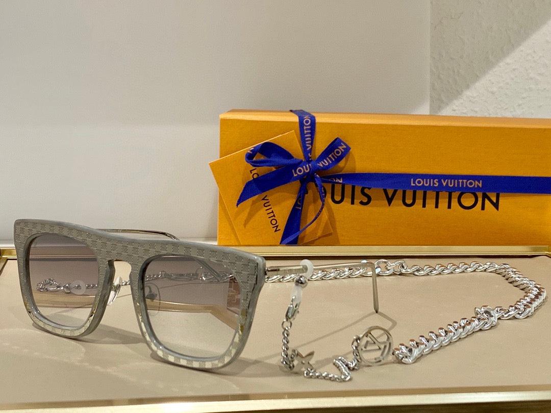 1 Louis Vuitton ultra rare LV1105 Chain Women's Sunglasses ✨ - buyonlinebehappy