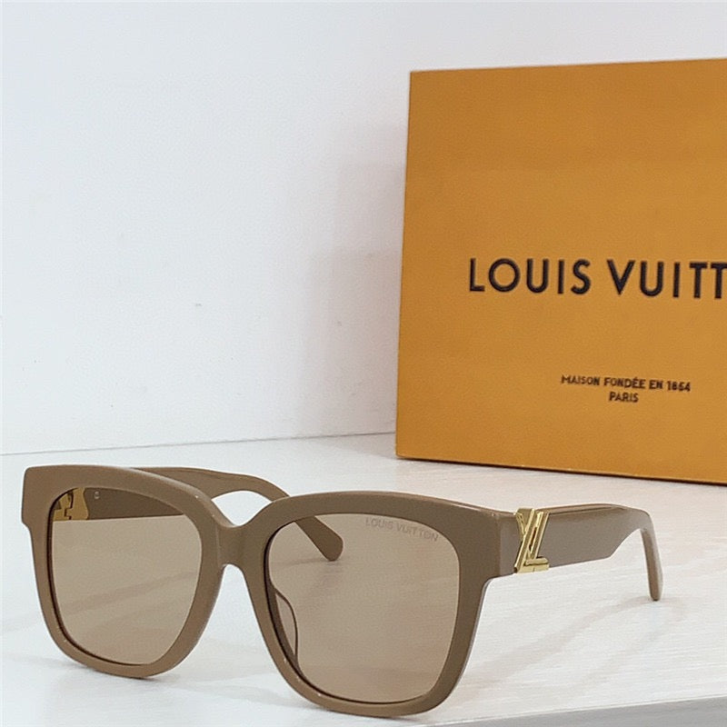 Louis Vuitton Z2120E LV-GO14 Square Sunglasses ✨ - buyonlinebehappy