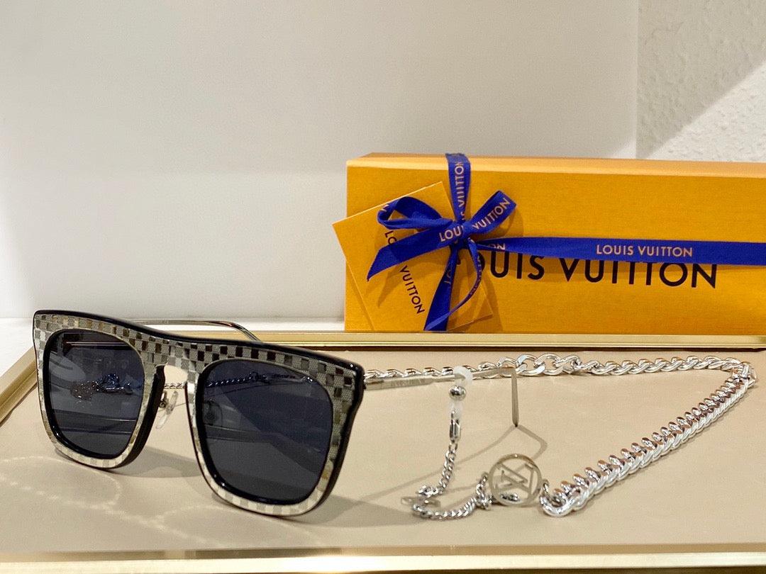 1 Louis Vuitton ultra rare LV1105 Chain Women's Sunglasses ✨ - buyonlinebehappy