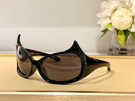 BALENCIAGA GOTHAM CAT SUNGLASSES ✨ - buyonlinebehappy