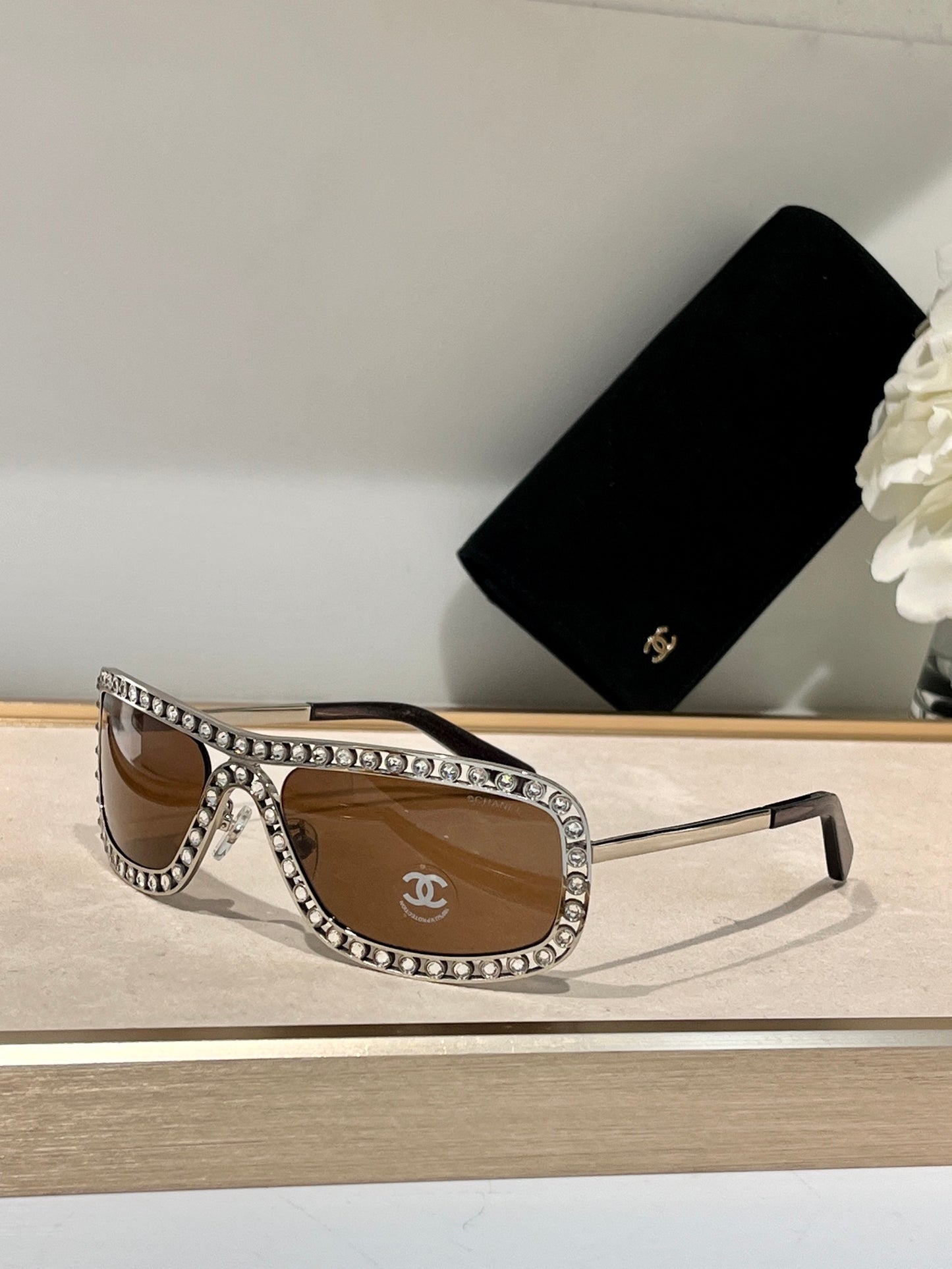 - CHANEL Shield Sunglasses A71558🖤 - buyonlinebehappy