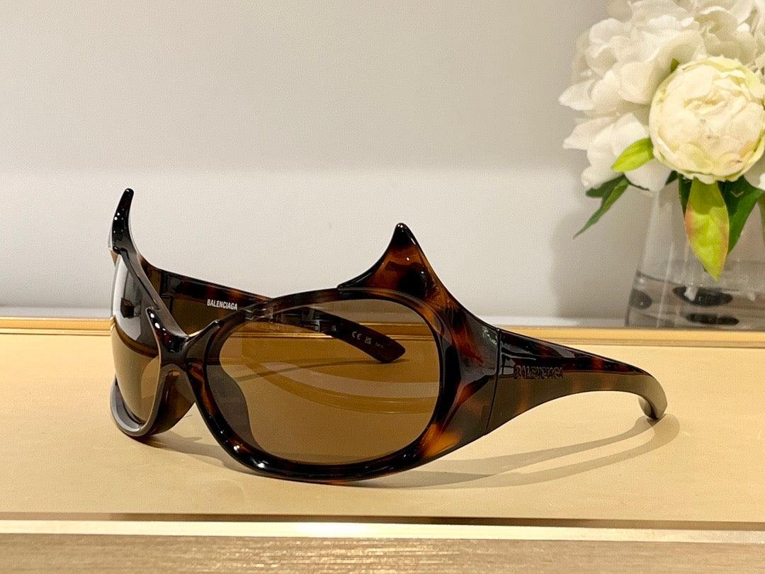 BALENCIAGA GOTHAM CAT SUNGLASSES ✨ - buyonlinebehappy