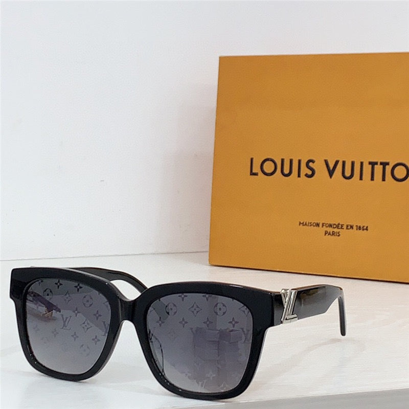 Louis Vuitton Z2120E LV-GO14 Square Sunglasses ✨ - buyonlinebehappy