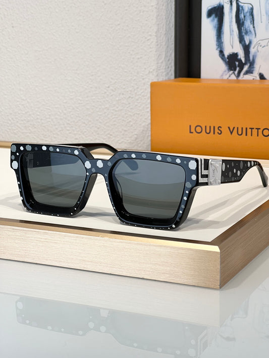 Louis Vuitton Z1910E LV Clash Low Square Sunglasses  ✨ - buyonlinebehappy