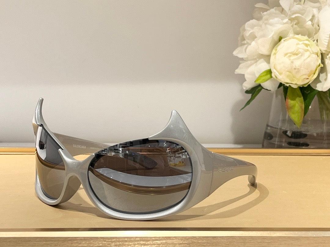 BALENCIAGA GOTHAM CAT SUNGLASSES ✨ - buyonlinebehappy