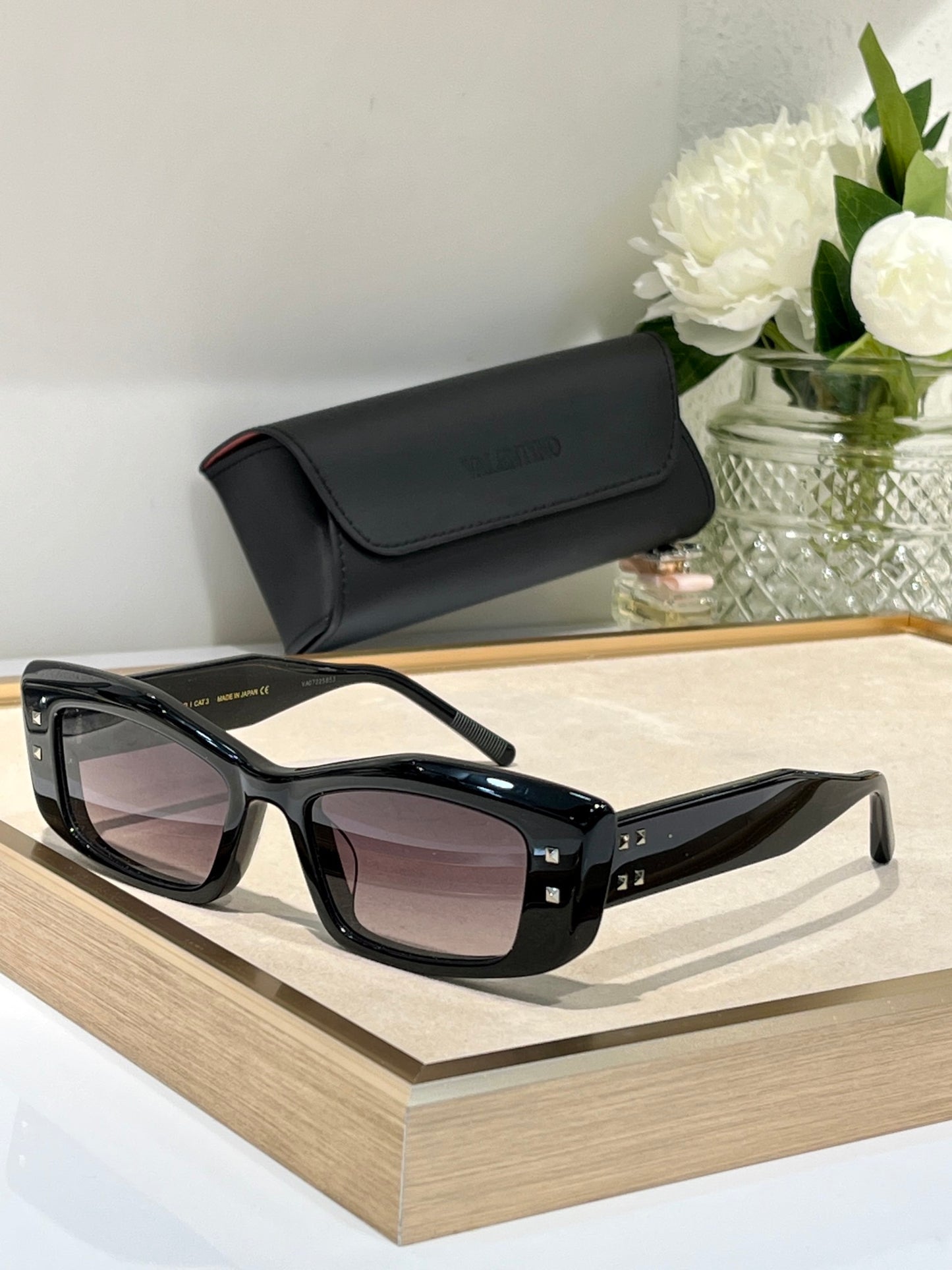 NEW SEASON Valentino V-Quattro VLS-109 Sunglasses✨ - buyonlinebehappy