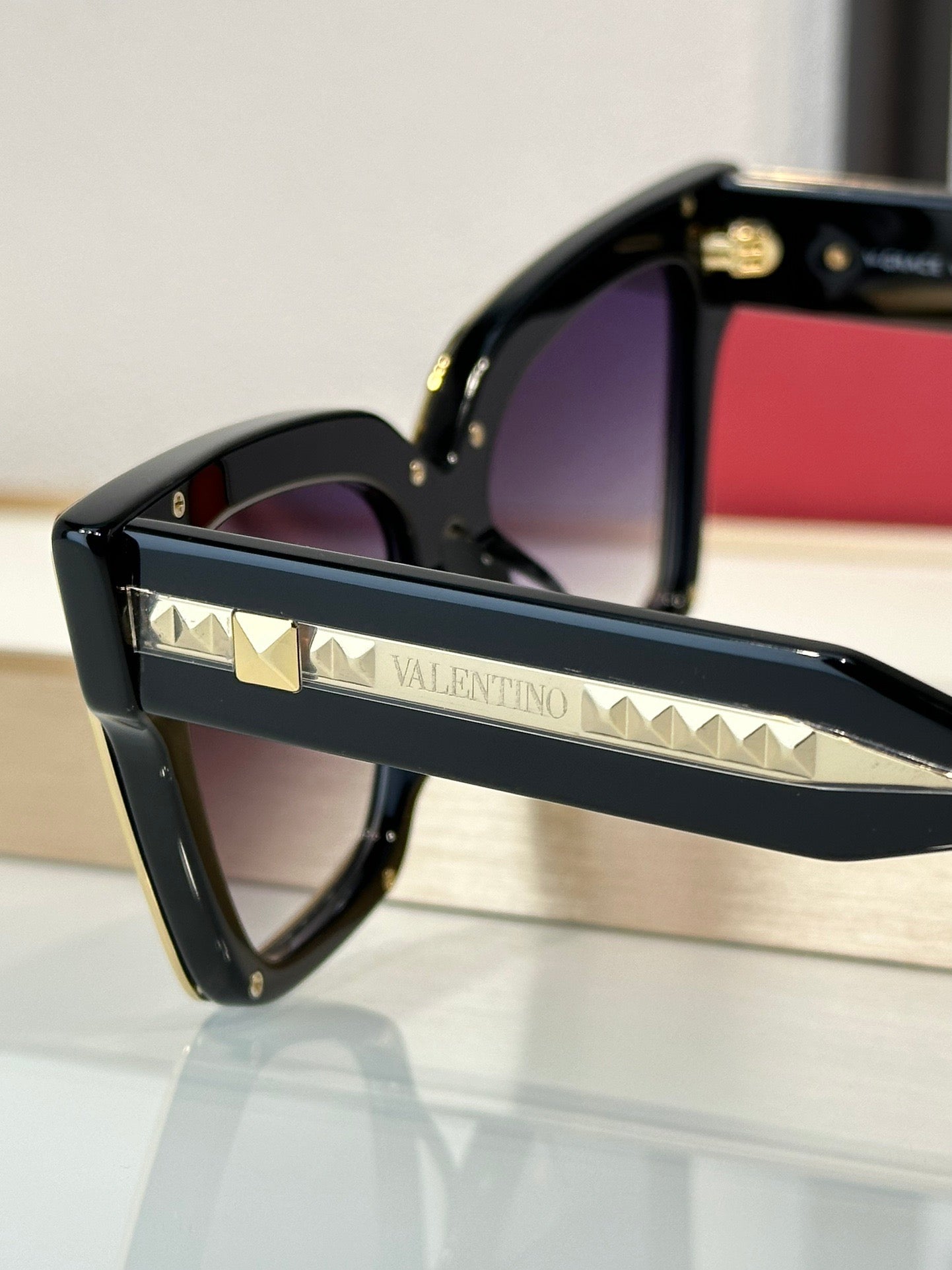 New Season $810 VALENTINO V - GRACE OVERSIZED CATEYE ACETATE FRAME Sunglasses✨ - buyonlinebehappy