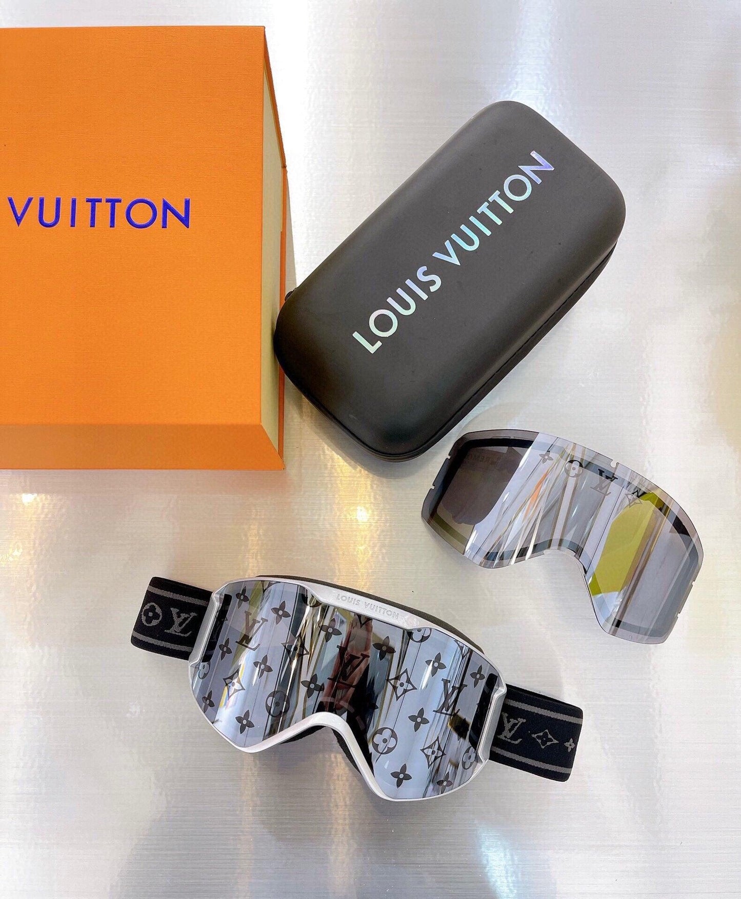 Louis Vuitton NEW SEASON Z1573W LV Snow Mask ✨ - buyonlinebehappy