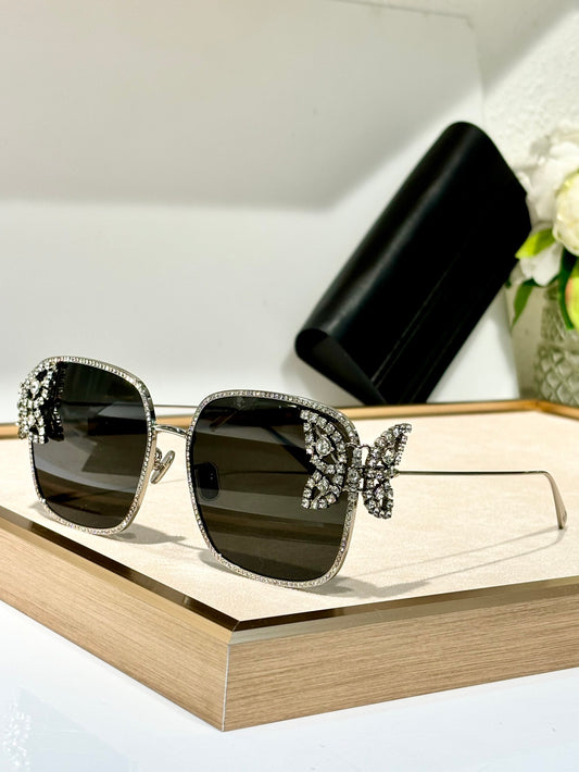 - DIOR DiorFantastica S1U Square Sunglasses with Swarovski® Crystals 💎 - buyonlinebehappy