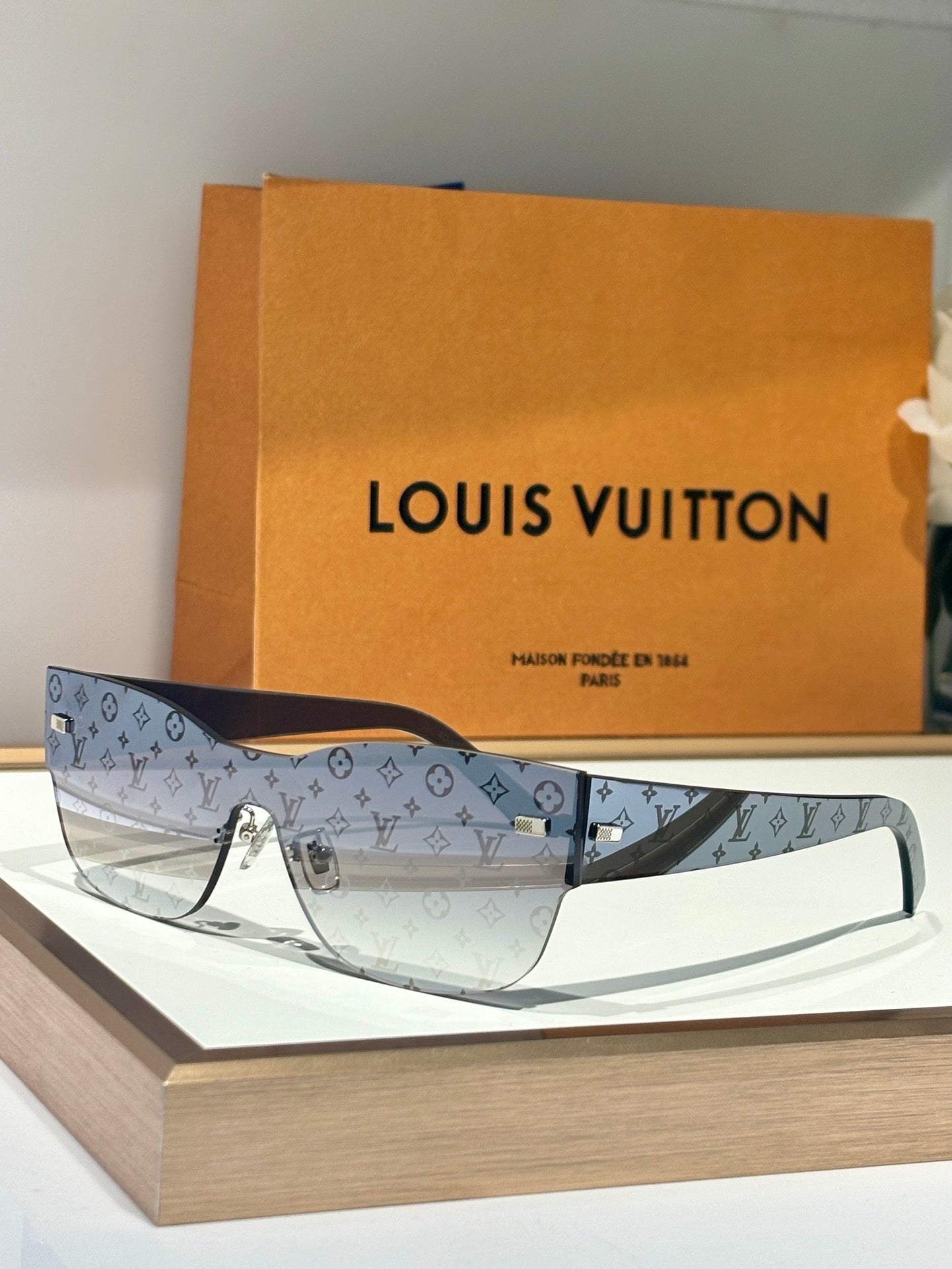 Louis Vuitton Z2198U LV Superlight Square Round Sunglasses ✨$1200