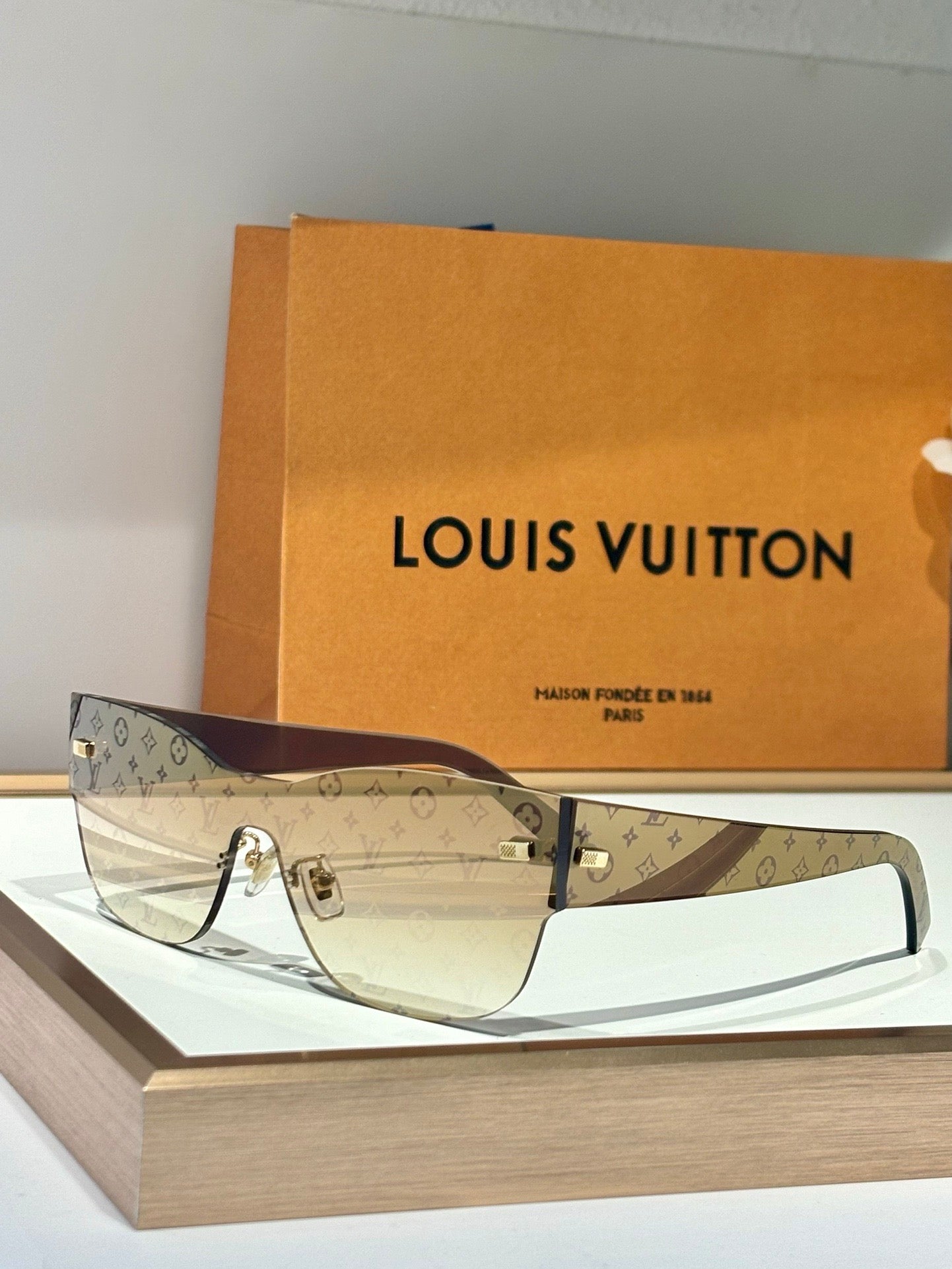 Louis Vuitton Z2198U LV Superlight Square Round Sunglasses ✨$1200