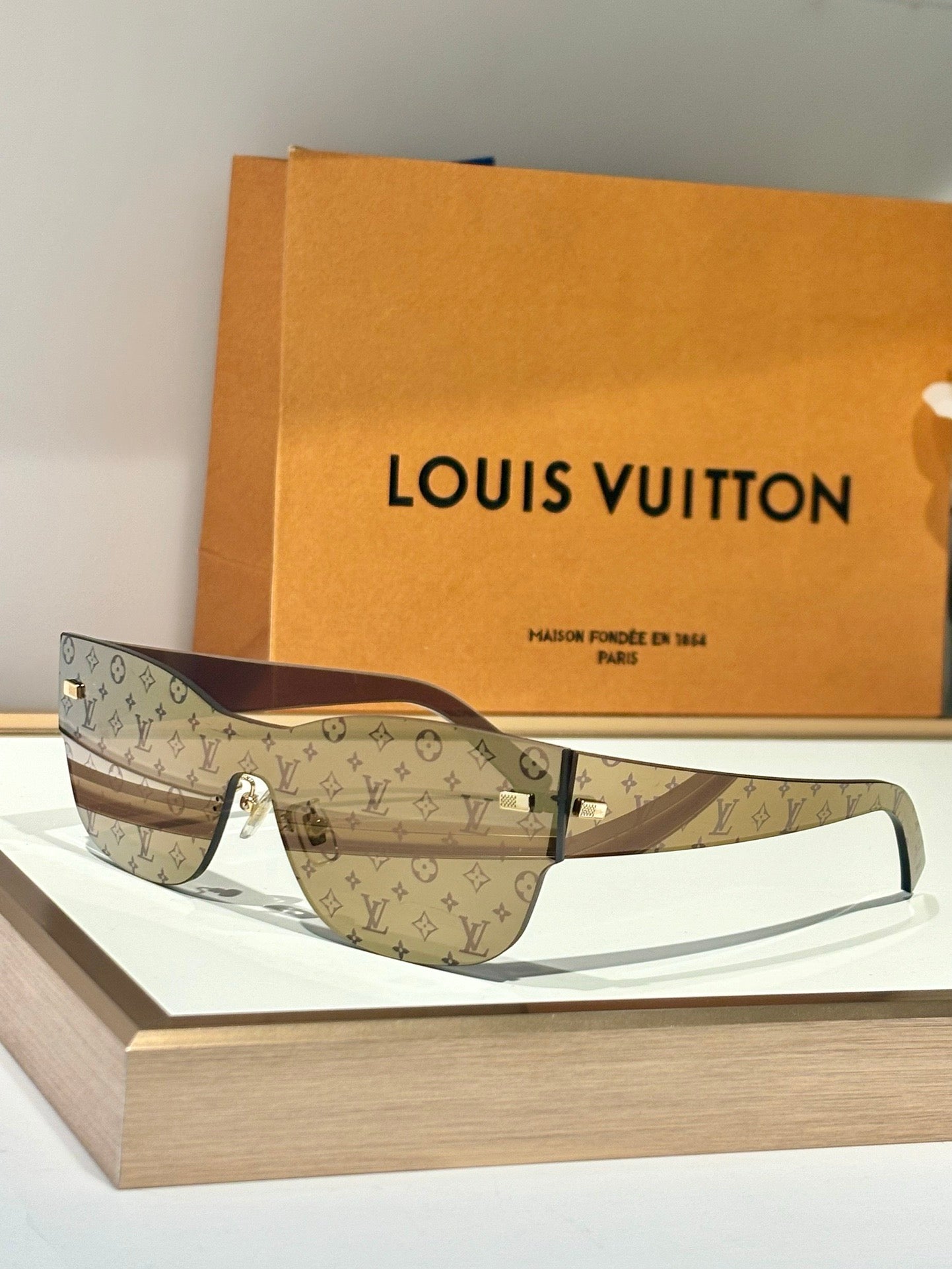 Louis Vuitton Z2198U LV Superlight Square Round Sunglasses ✨$1200