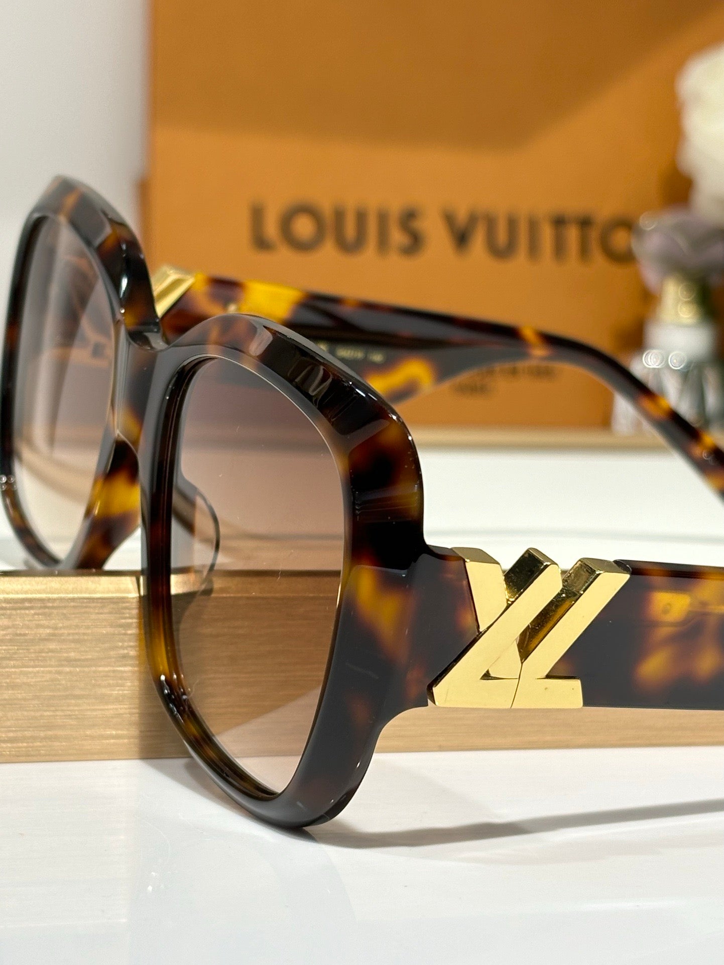 Louis Vuitton Z2133W LV Go-14 XL Square Sunglasses  ✨