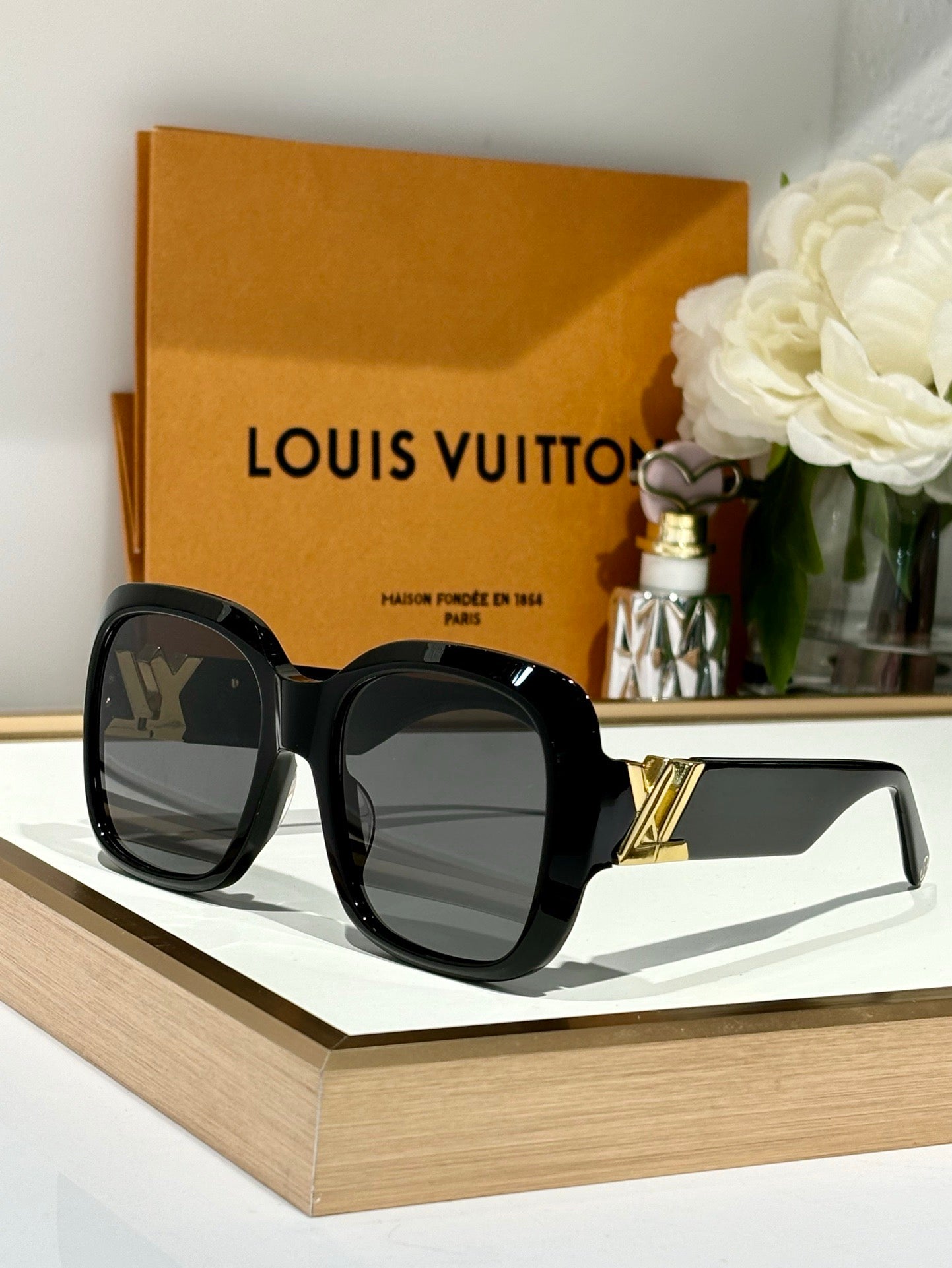 Louis Vuitton Z2133W LV Go-14 XL Square Sunglasses  ✨