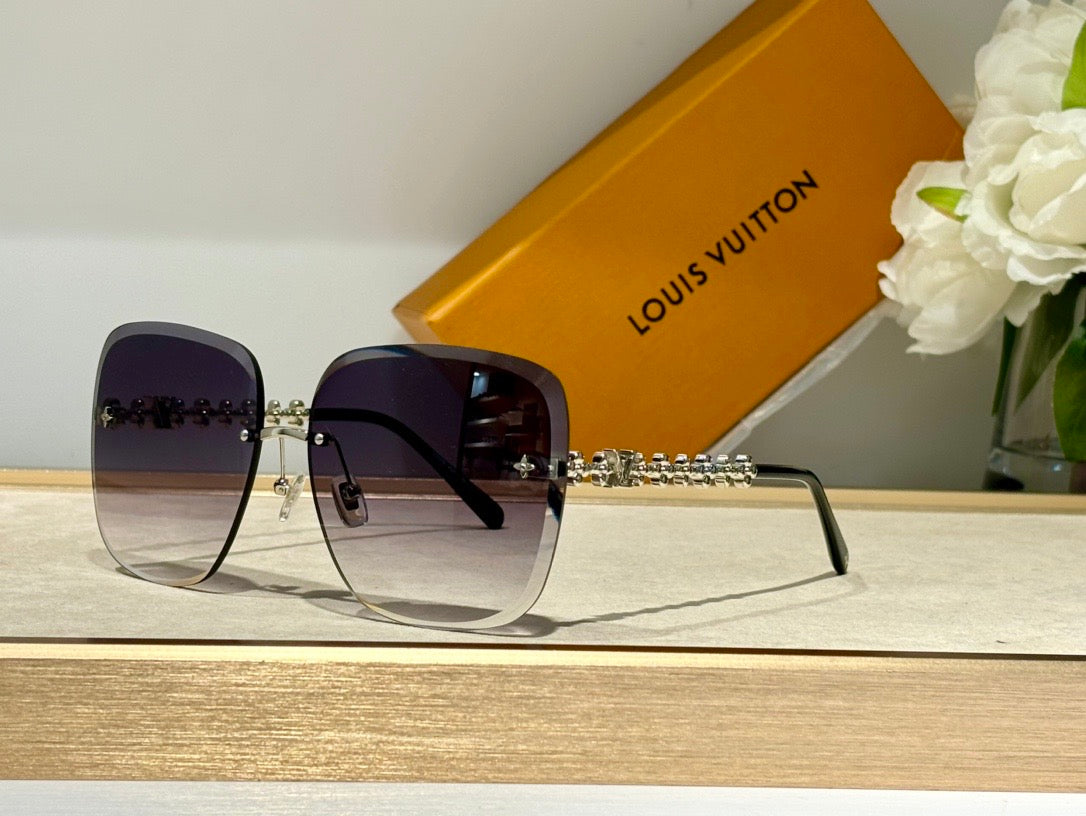 Louis Vuitton 2132U LV Bloom Square Sunglasses  ✨