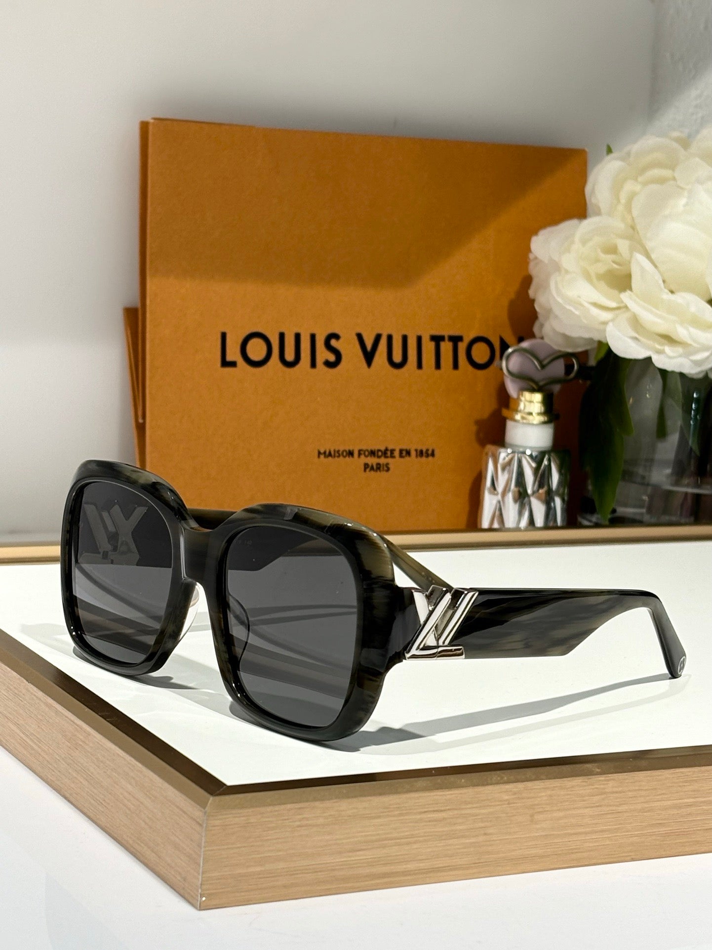 Louis Vuitton Z2133W LV Go-14 XL Square Sunglasses  ✨