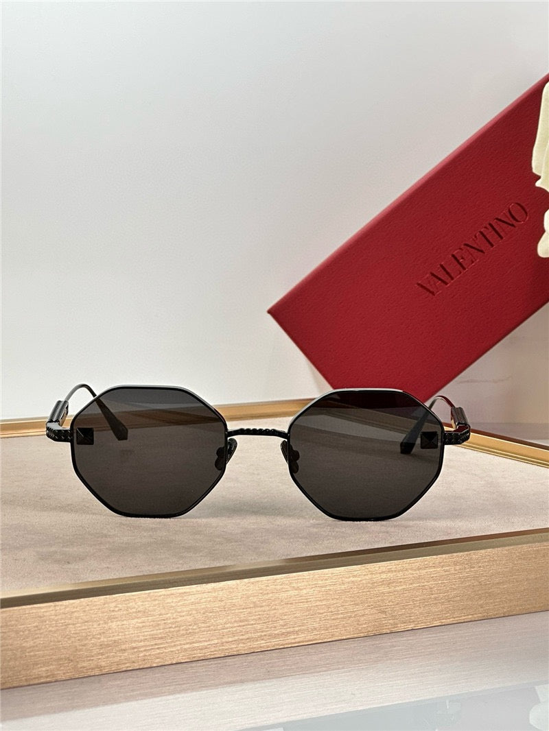 Valentino V STUD VLX 122C Sunglasses✨