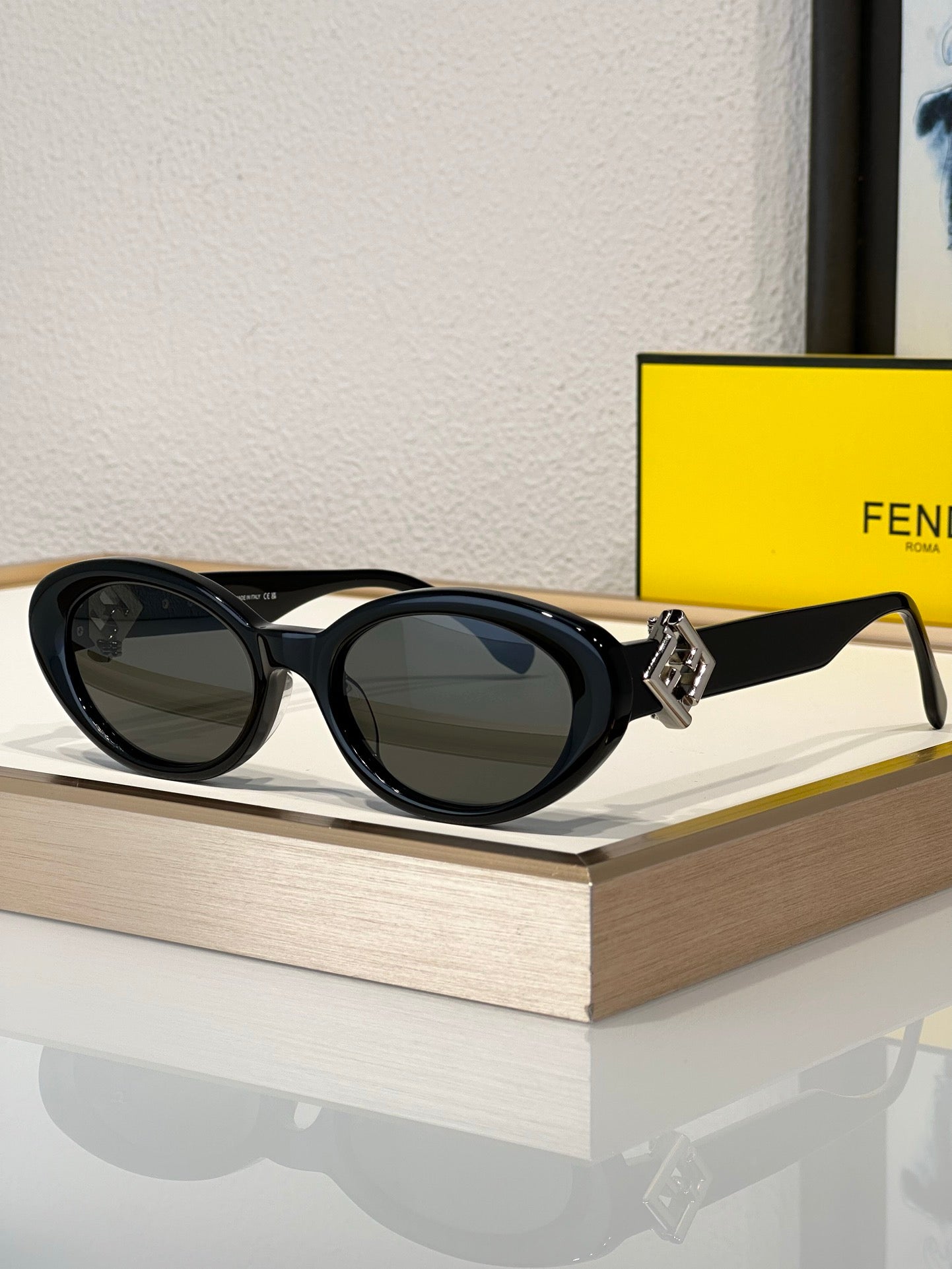 FENDI FF Logo Fendi Diamond Black Acetate Oval Sunglasses✨$560