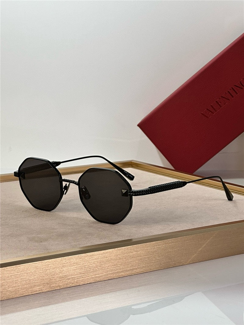 Valentino V STUD VLX 122C Sunglasses✨