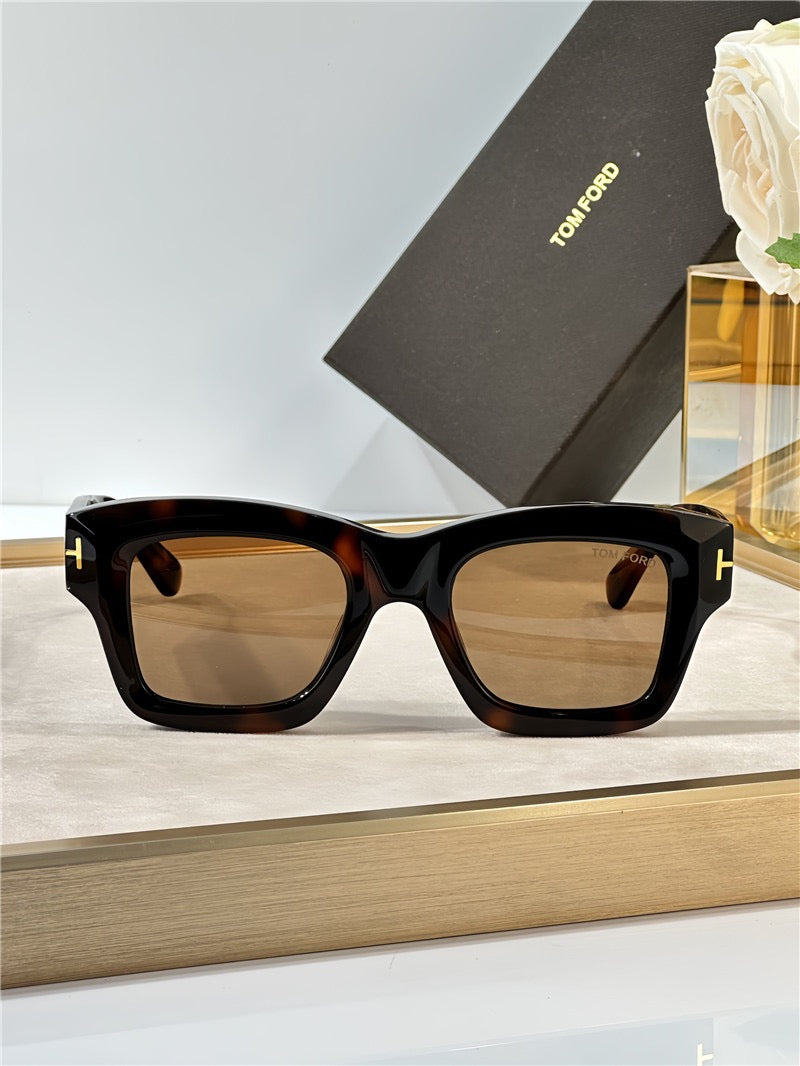 TOM FORD ILLIAS TF1554 Sunglasses 🔱