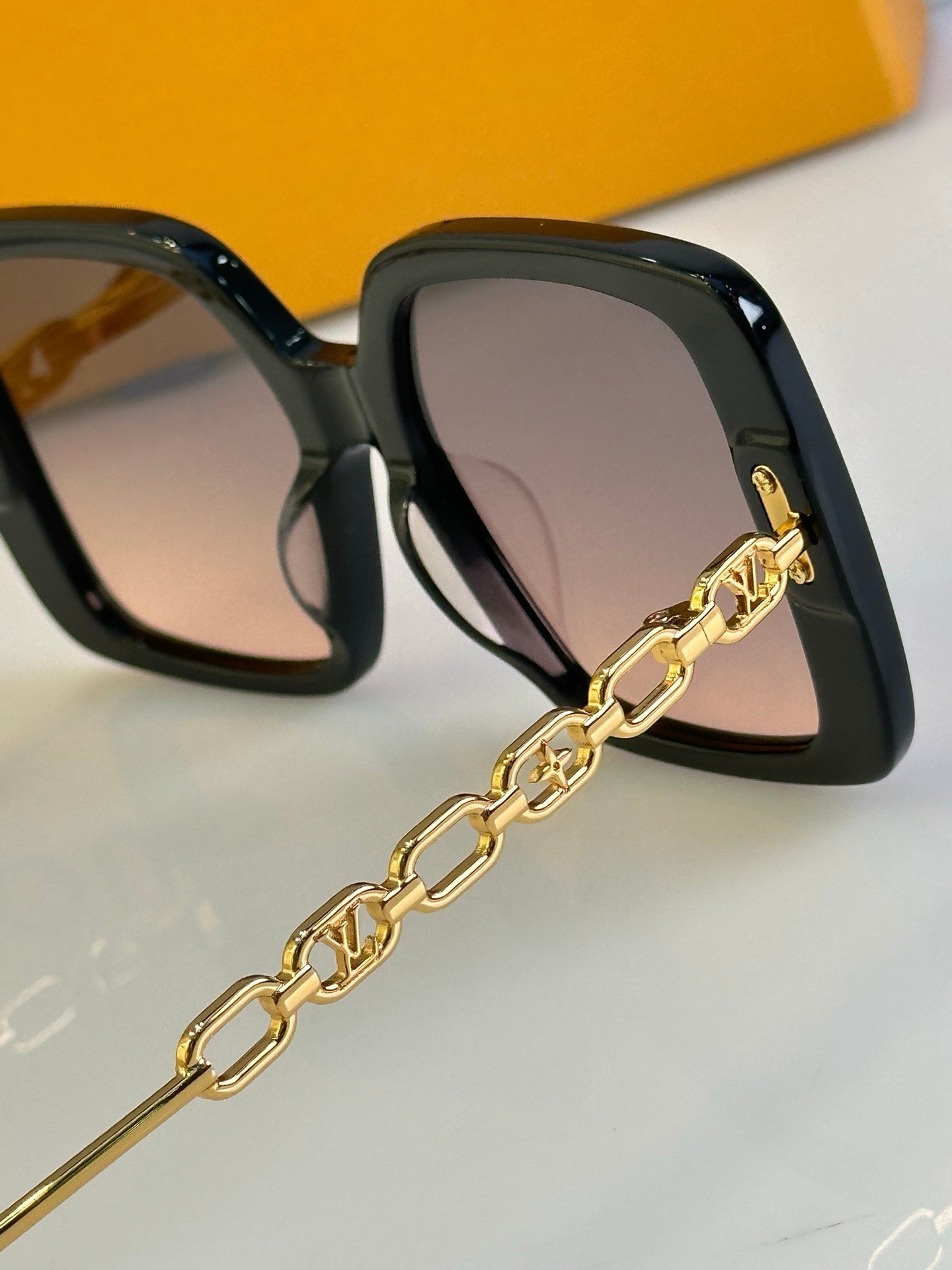 Louis Vuitton Z2107E LV Jewel Mix Square Sunglasses  ✨