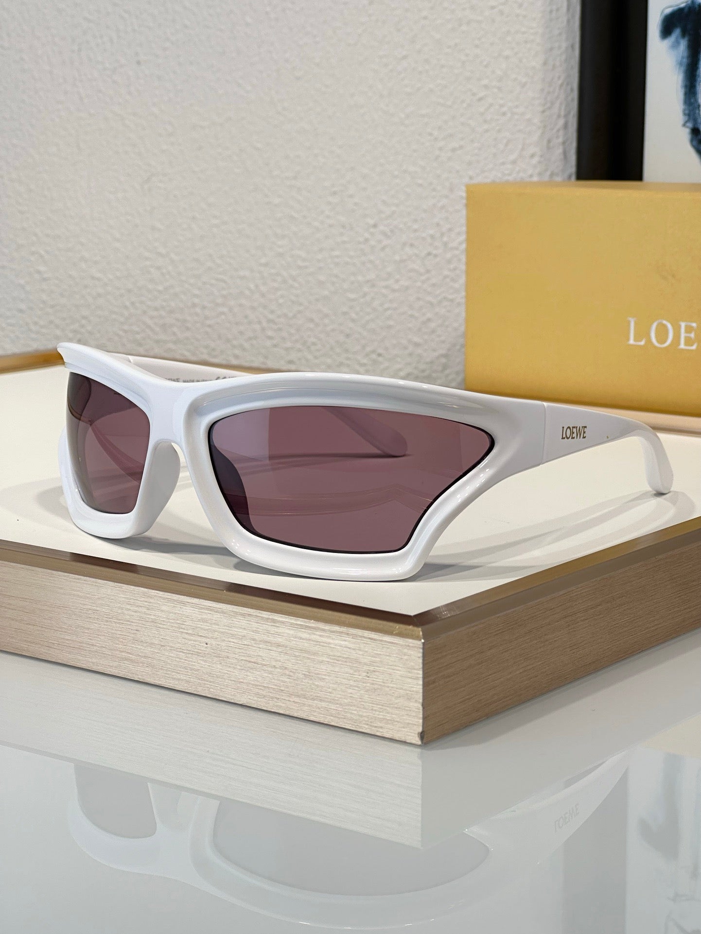 LOEWE x Paula's Ibiza  LW40143U Unisex Sunglasses  ✨