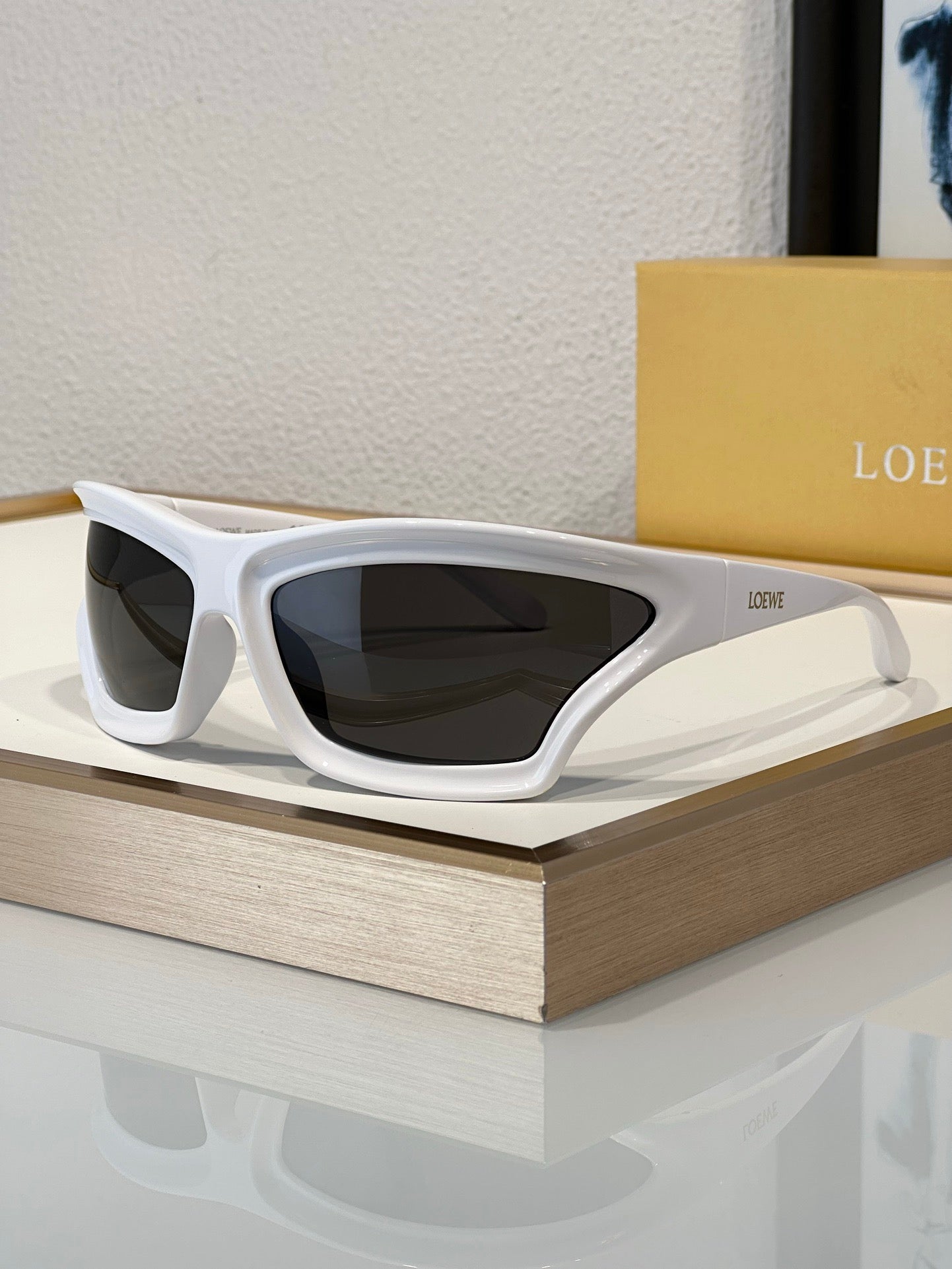 LOEWE x Paula's Ibiza  LW40143U Unisex Sunglasses  ✨