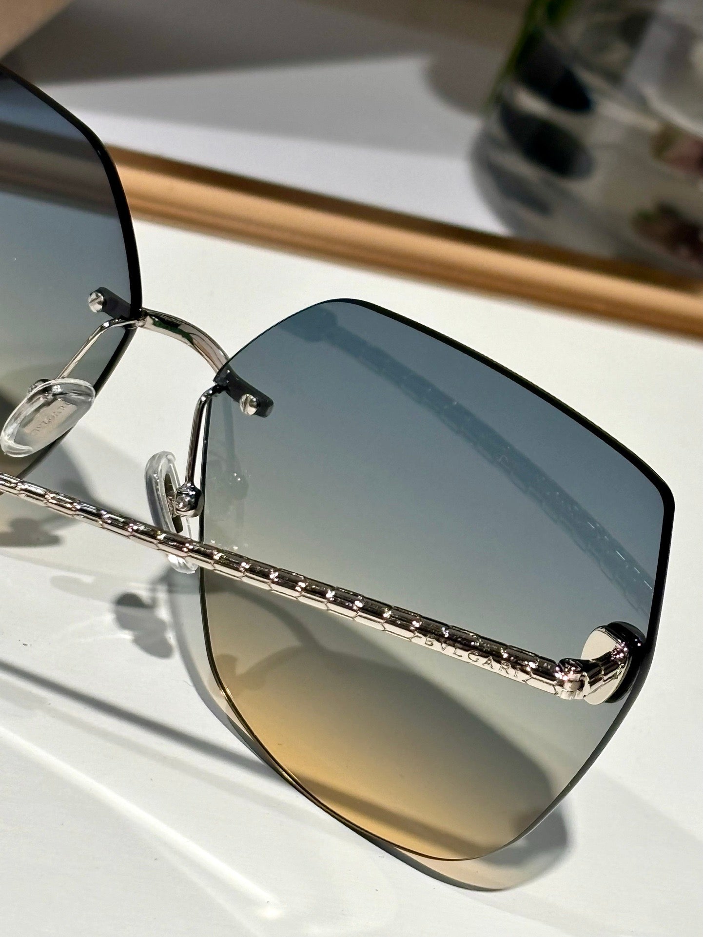 Bvlgari BV 40030 Serpenti Oversized Rimless Irregular Sunglasses ✨