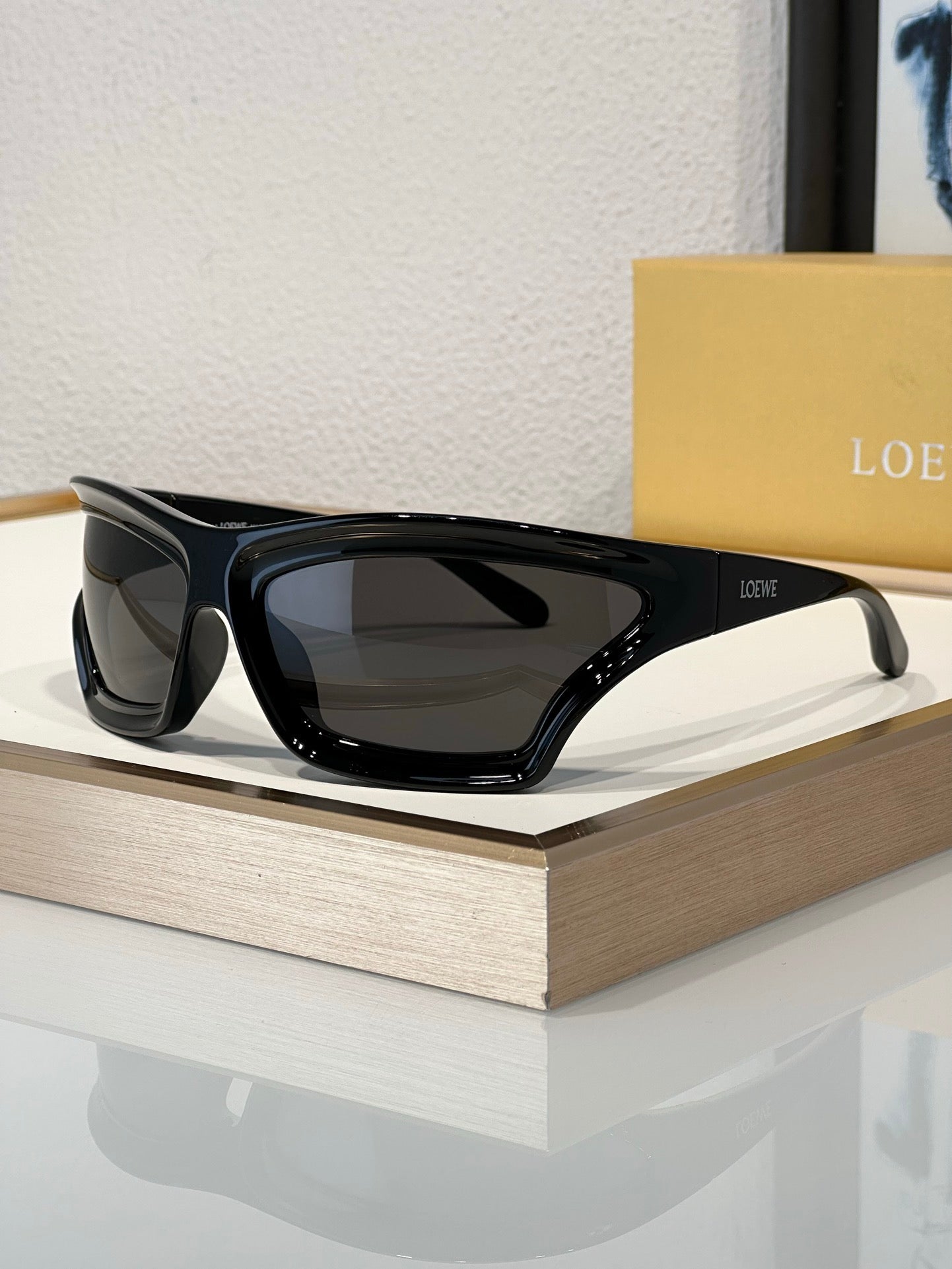 LOEWE x Paula's Ibiza  LW40143U Unisex Sunglasses  ✨