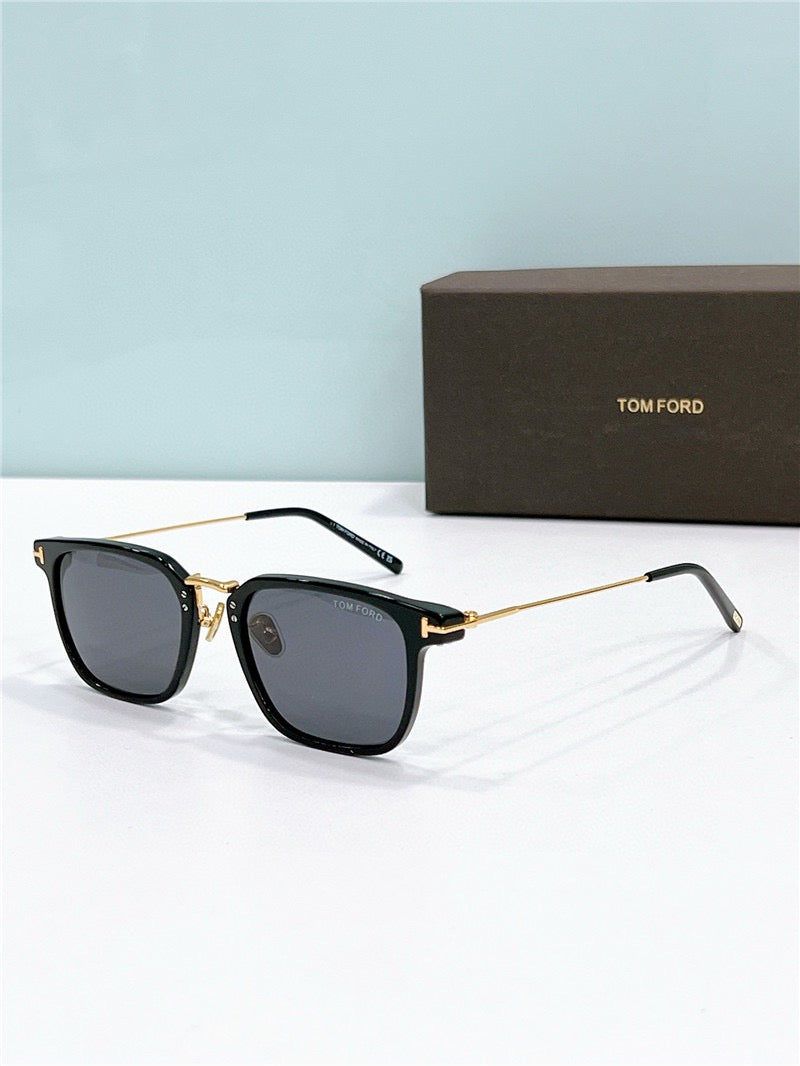 TOM FORD TF1042D 01V Unisex Square Sunglasses ✨