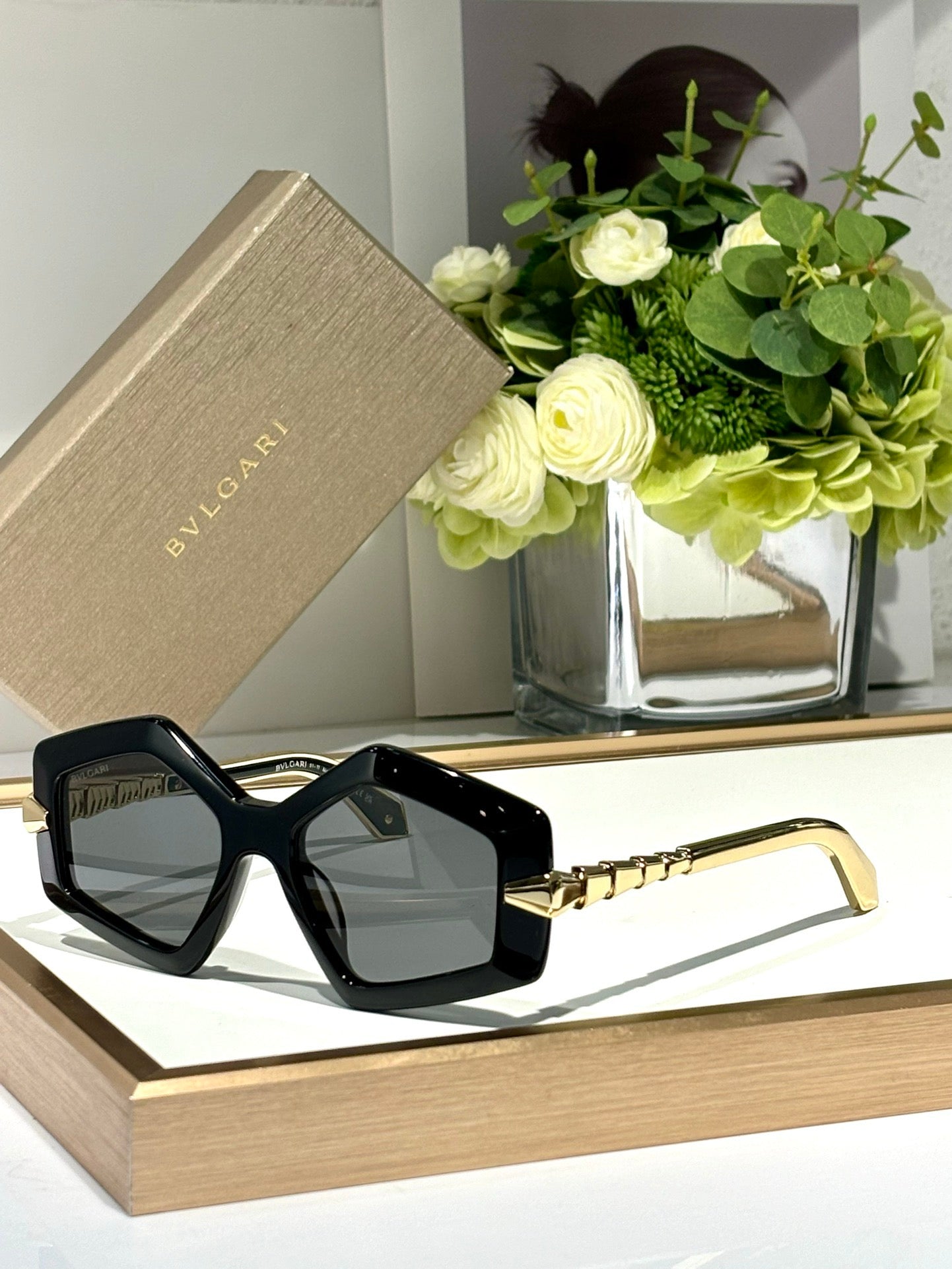 Bvlgari BV40003 Serpenti Geometric Sunglasses ✨