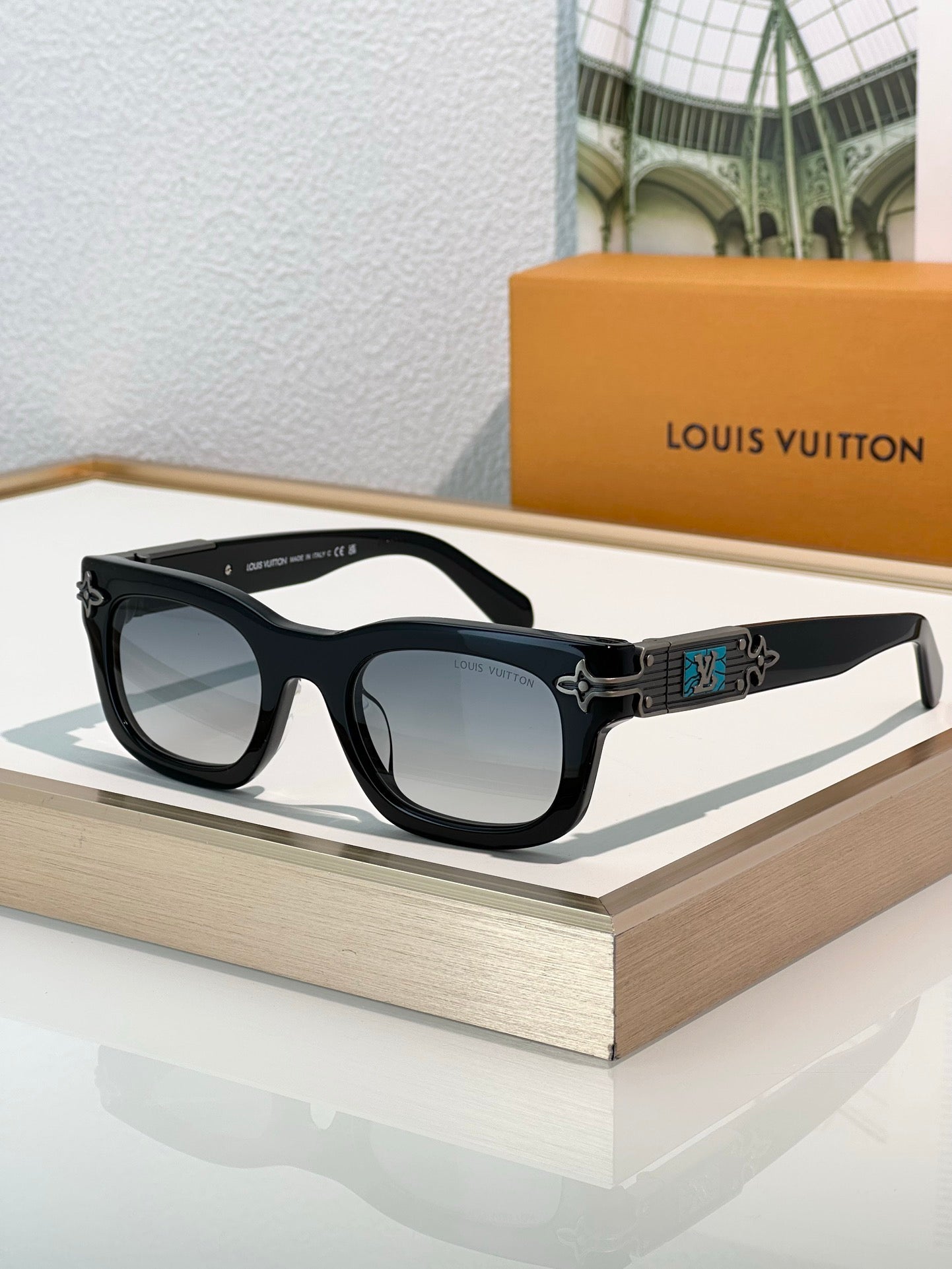 Louis Vuitton Z2529U LV Arabesque Unisex Sunglasses ✨