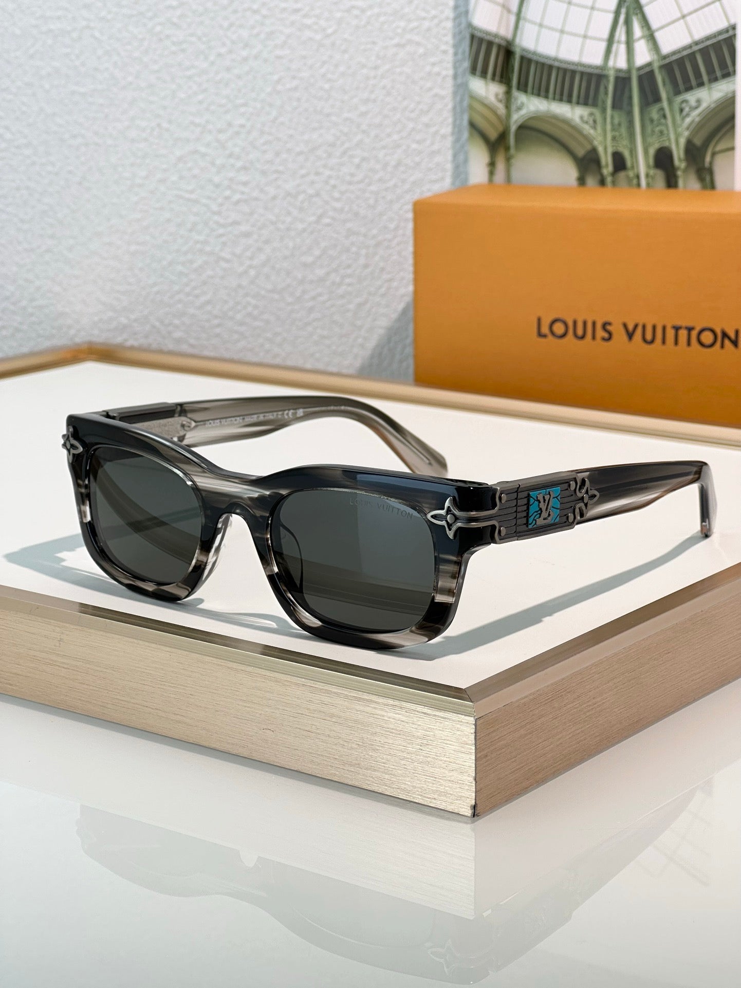 Louis Vuitton Z2529U LV Arabesque Unisex Sunglasses ✨