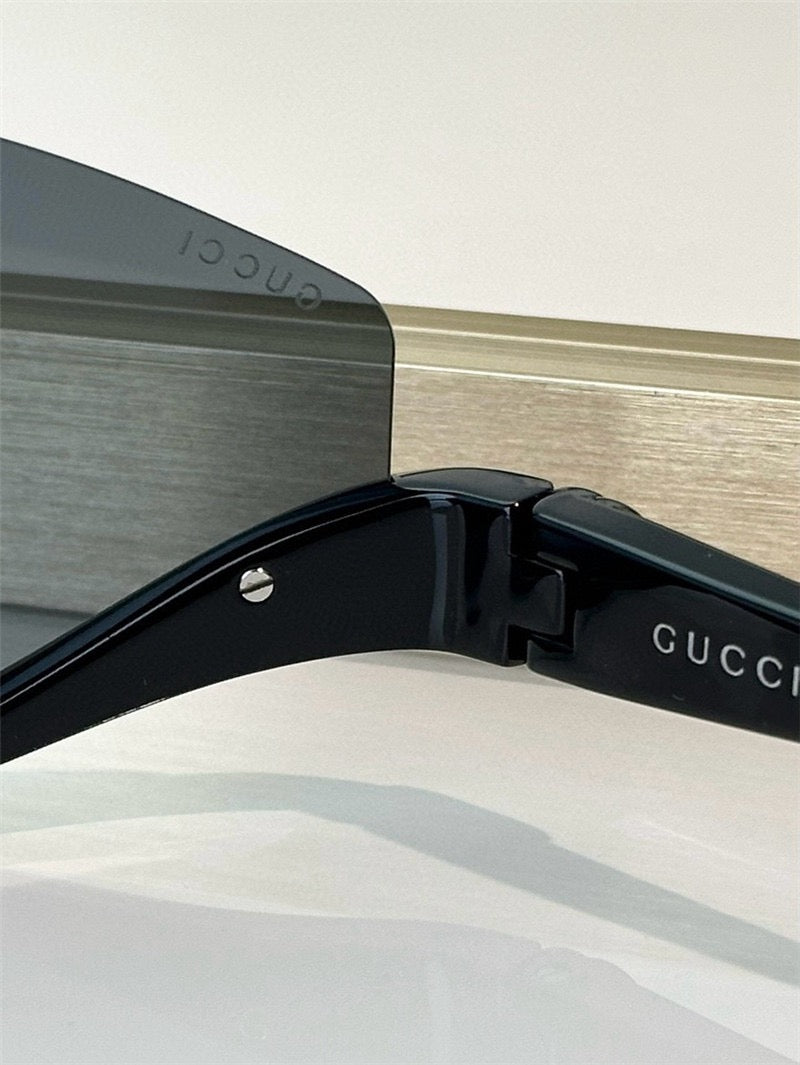 GUCCI GG1650  Gucci Eyewear Interlocking G shield-frame Sunglasses ✨