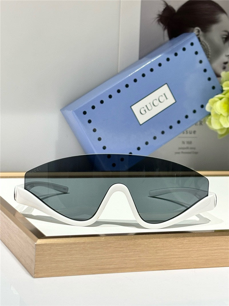 GUCCI GG1650  Gucci Eyewear Interlocking G shield-frame Sunglasses ✨