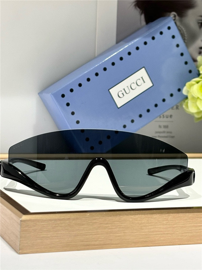 GUCCI GG1650  Gucci Eyewear Interlocking G shield-frame Sunglasses ✨