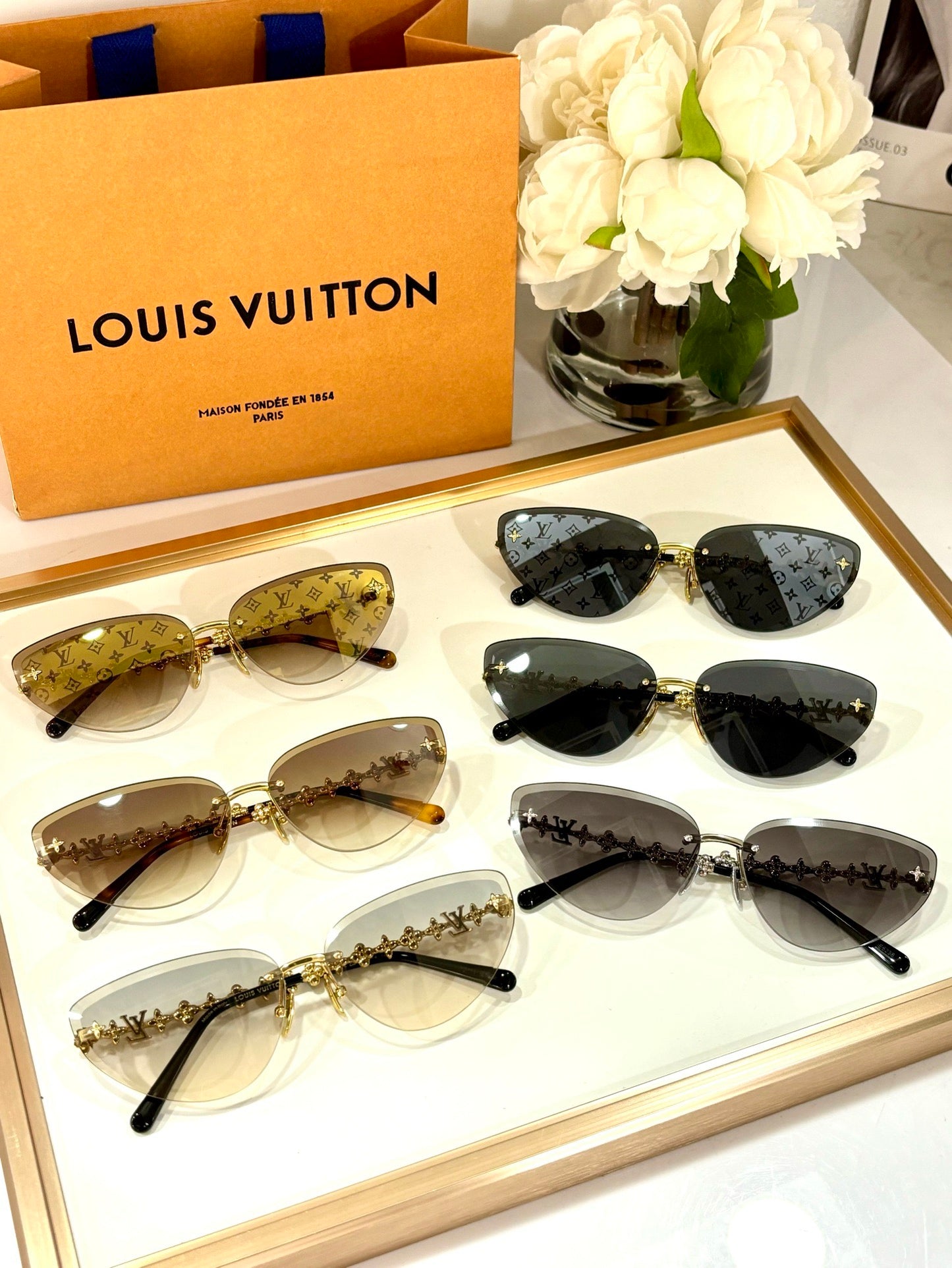 Louis Vuitton Z2138U LV Bloom Cat Eye Sunglasses ✨