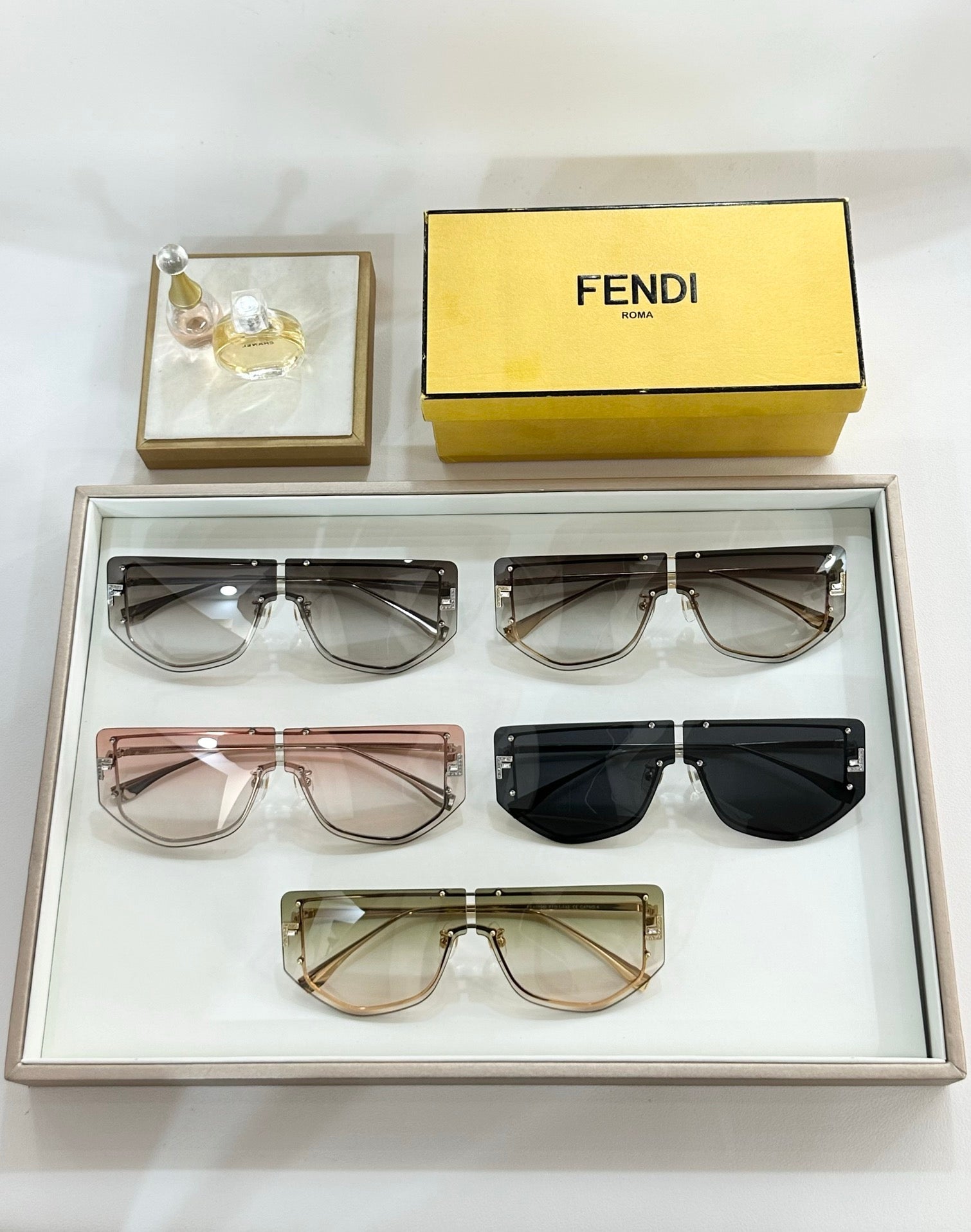 FENDI mask FE40096U 30F Women's Sunglasses ✨ - buyonlinebehappy
