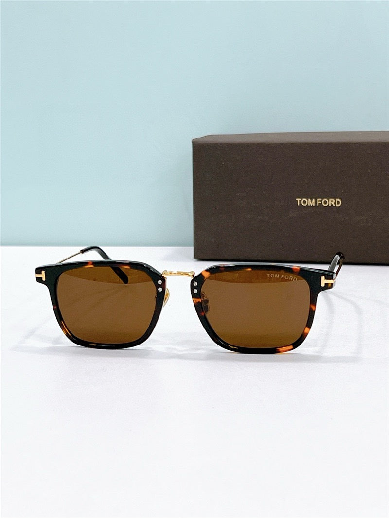 TOM FORD  FT1042-D 01V 52 Square Men's  Sunglasses ✨